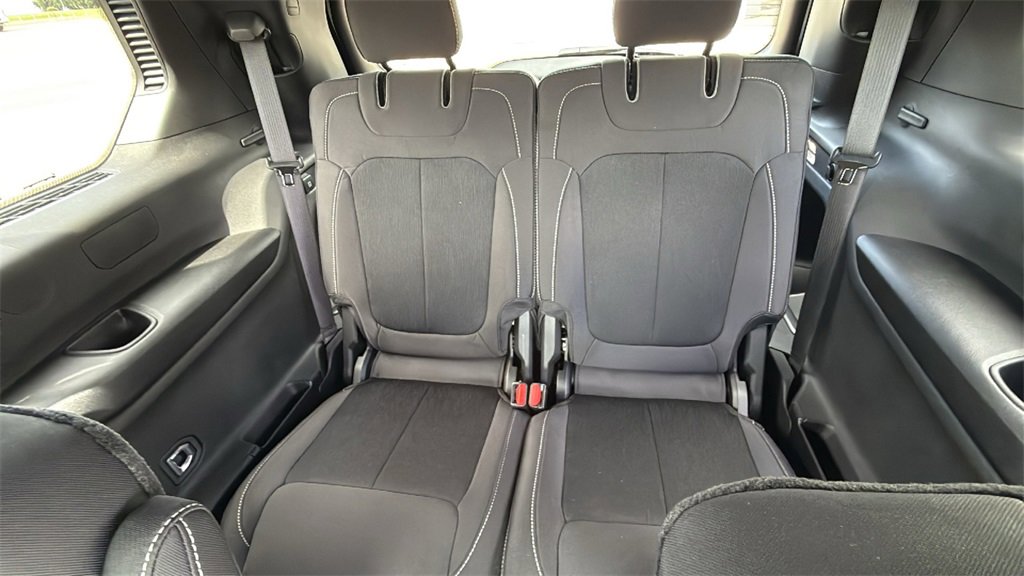 New 2025 Jeep Grand Cherokee L Laredo image 12