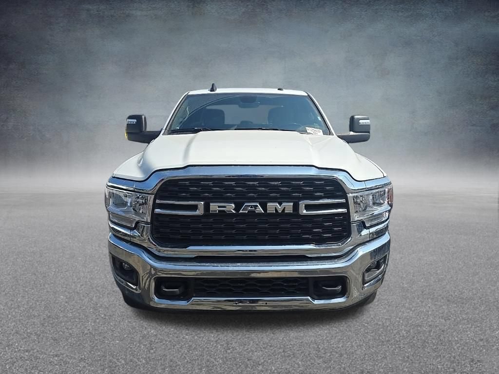 Used 2024 RAM 3500 Big Horn AWD/4WD image 3