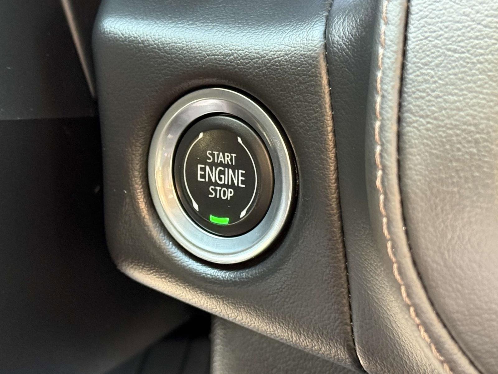 Used 2023 Chevrolet Suburban High Country image 14