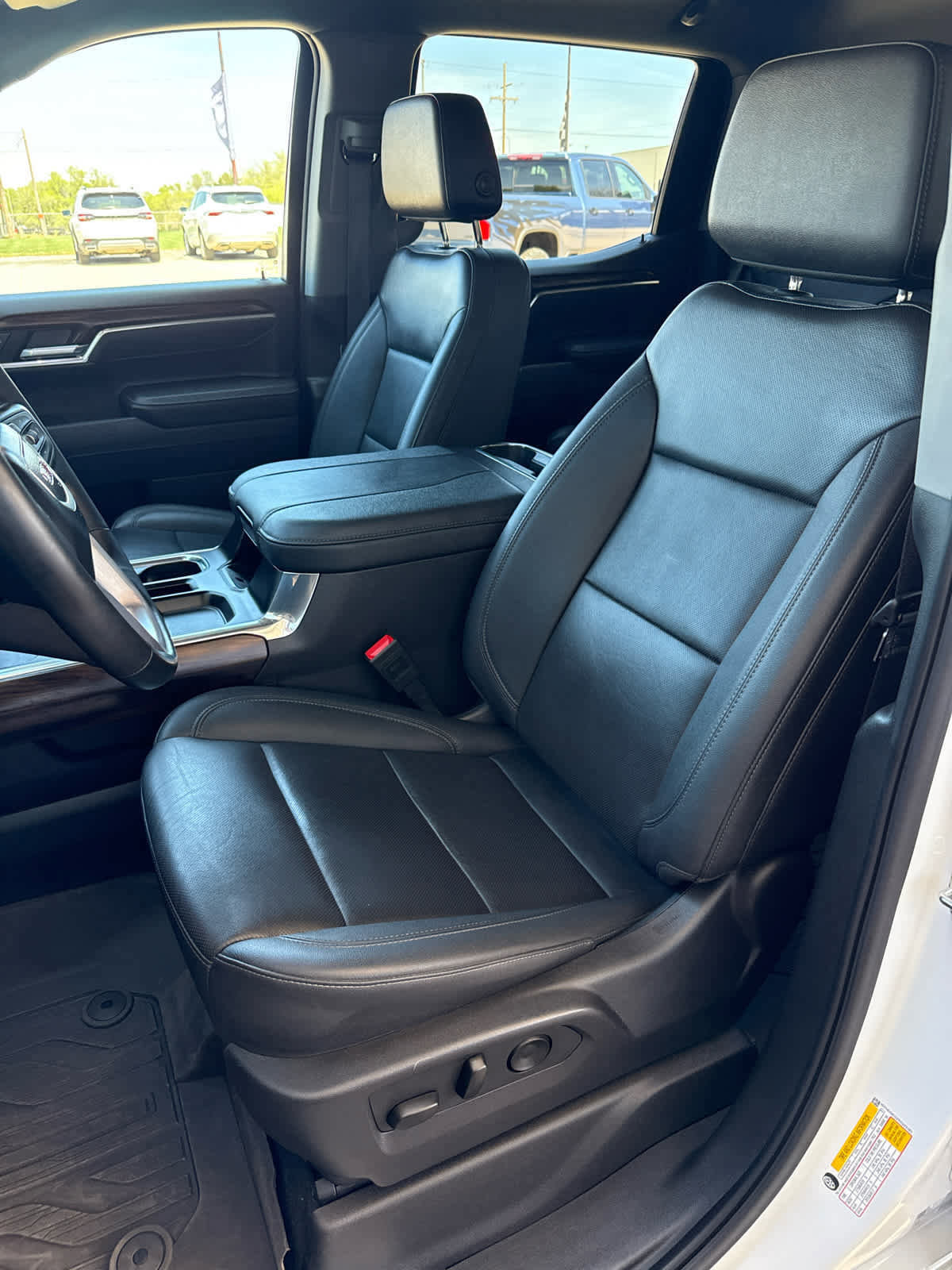 Used 2025 GMC Sierra 1500 SLT w/ SLT Premium Package image 15