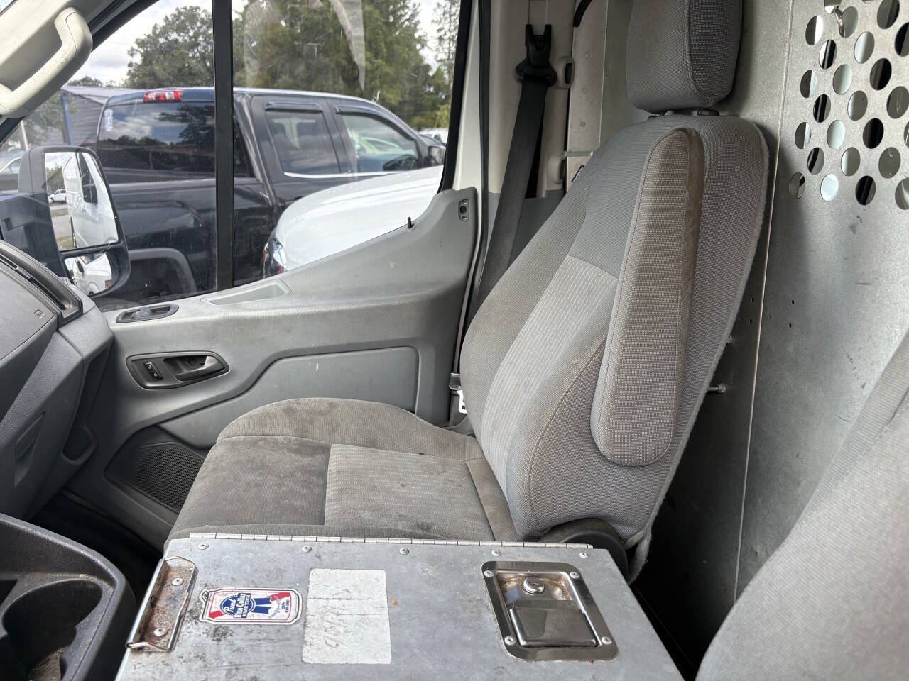 Used 2016 Ford Transit 150 130 Low Roof w/ Exterior Upgrade Package RWD image 4