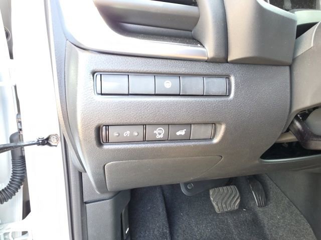Used 2026 Nissan Rogue SV FWD image 15