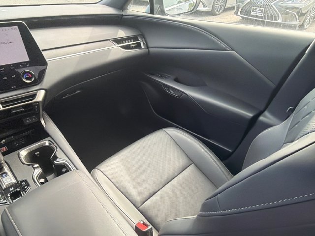 Used 2023 Lexus RX 350 Premium w/ Accessory Package (Z1) AWD/4WD image 16