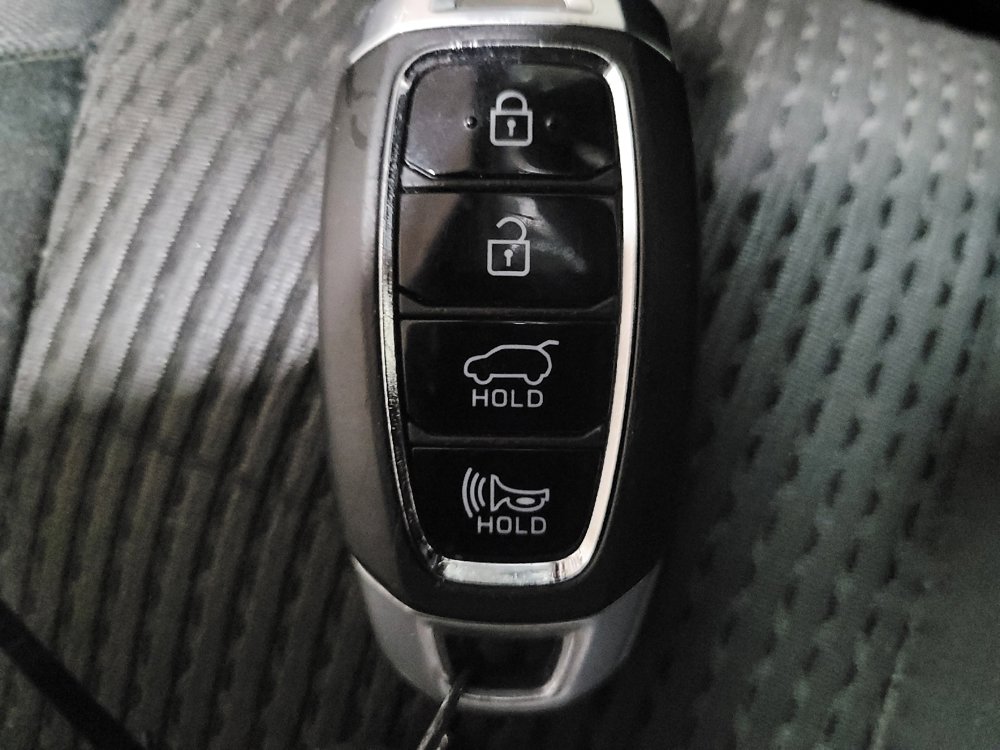 Used 2019 Hyundai Santa Fe SEL image 32