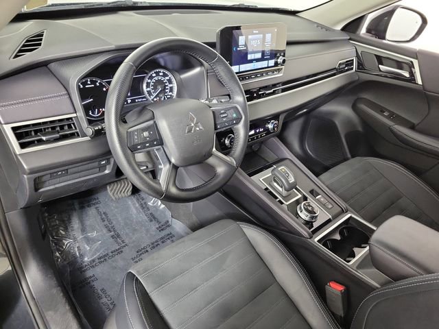 Used 2024 Mitsubishi Outlander SE image 19