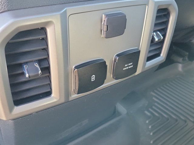 Certified 2022 Ford F250 Lariat w/ Lariat Value Package AWD/4WD image 17