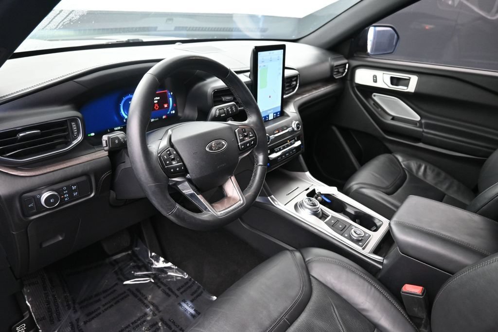 Used 2020 Ford Explorer Platinum w/ Premium Technology Package AWD/4WD image 21