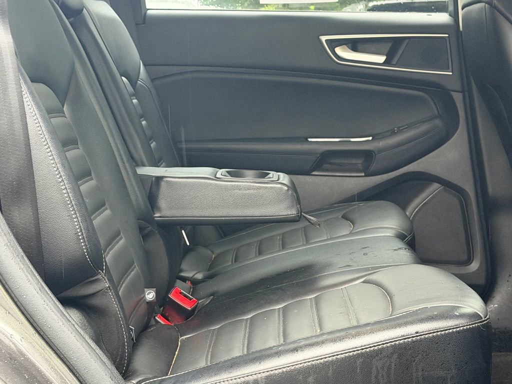 Used 2018 Ford Edge SEL w/ Equipment Group 201A FWD image 10