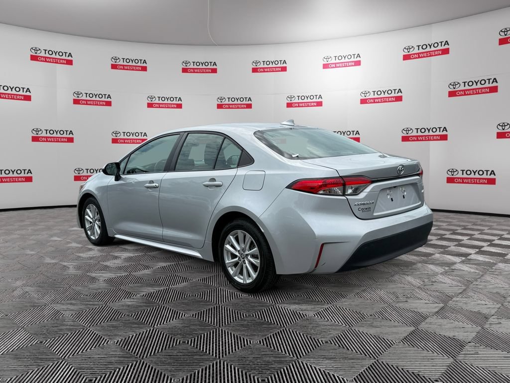 Used 2024 Toyota Corolla LE w/ LE Premium Package FWD image 7