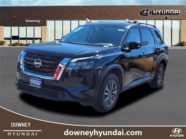 Used 2024 Nissan Pathfinder SV image 1