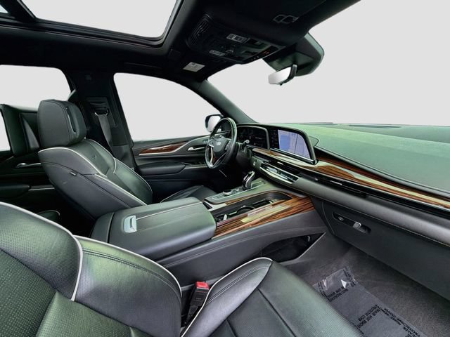 Used 2021 Cadillac Escalade Premium Luxury w/ LPO, Illumination Package RWD image 31