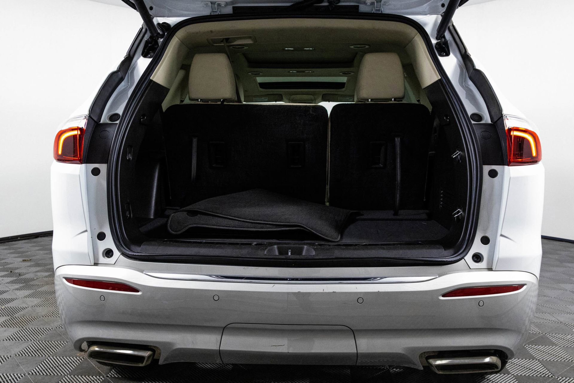 Certified 2023 Buick Enclave Essence w/ Experience Buick Package image 37