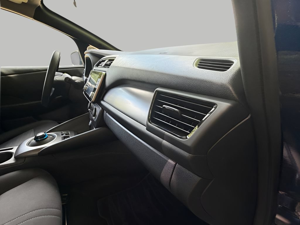 Used 2025 Nissan Leaf S FWD image 10