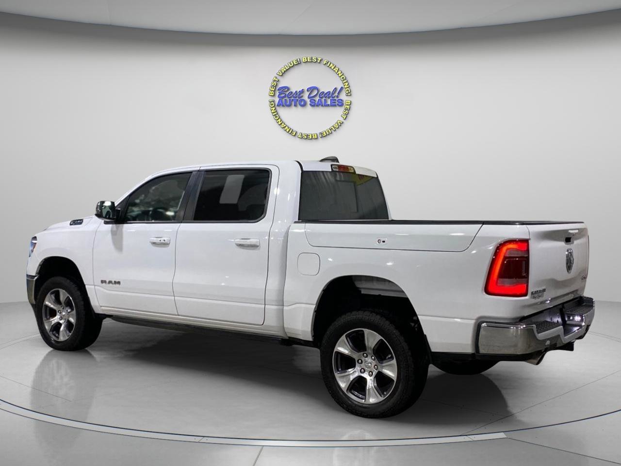 Used 2023 RAM 1500 Laramie AWD/4WD image 3