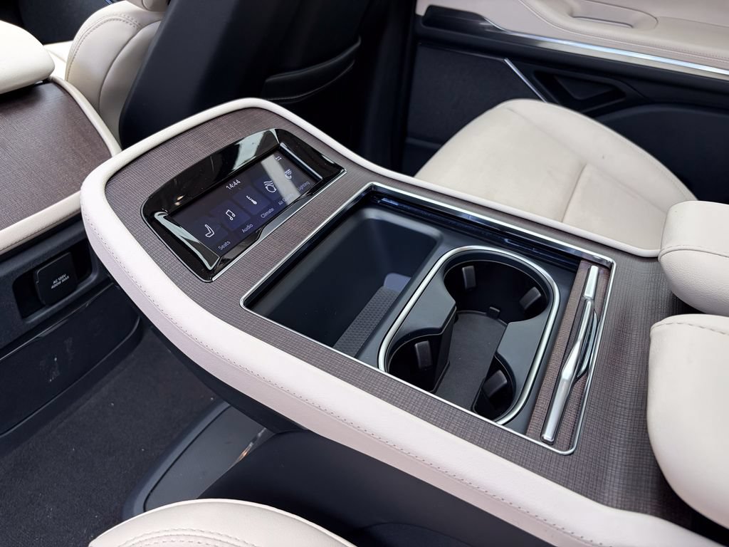 New 2027 Lincoln Navigator Reserve AWD/4WD image 60