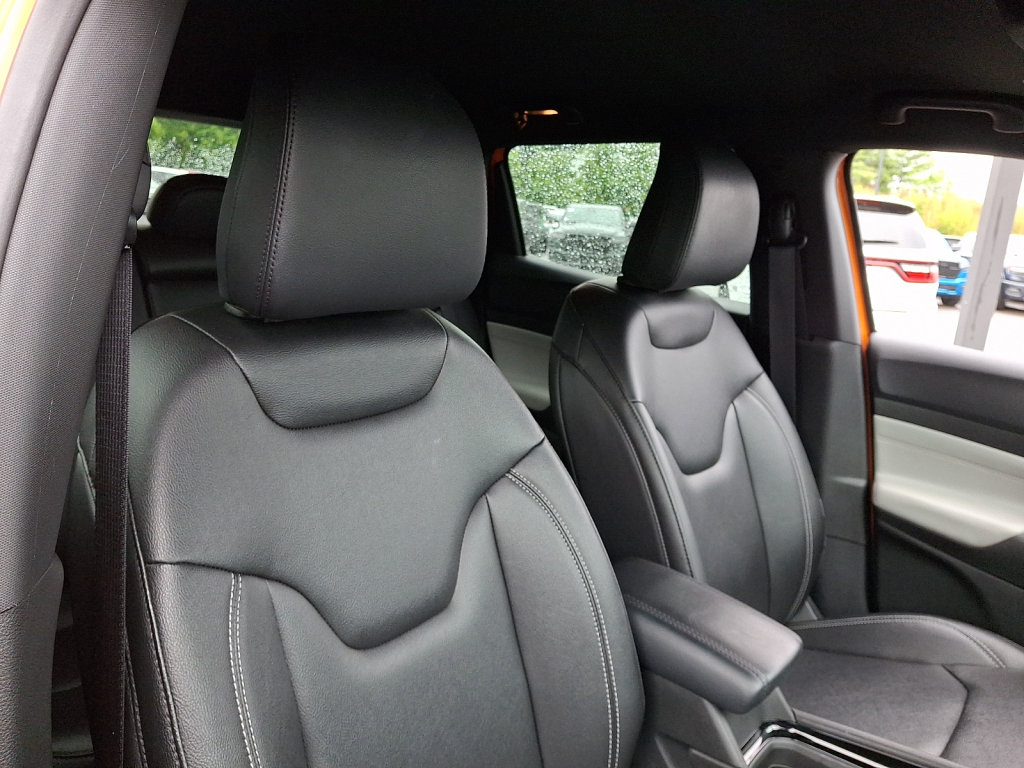 Certified 2026 Jeep Compass Limited AWD/4WD image 13