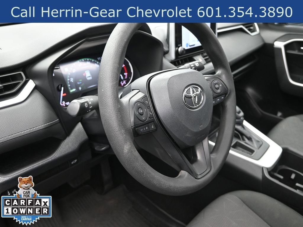 Used 2023 Toyota RAV4 XLE w/ Convenience Package FWD image 12