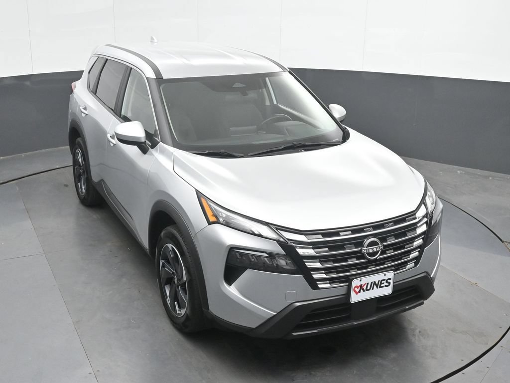 Used 2025 Nissan Rogue SV AWD/4WD image 34