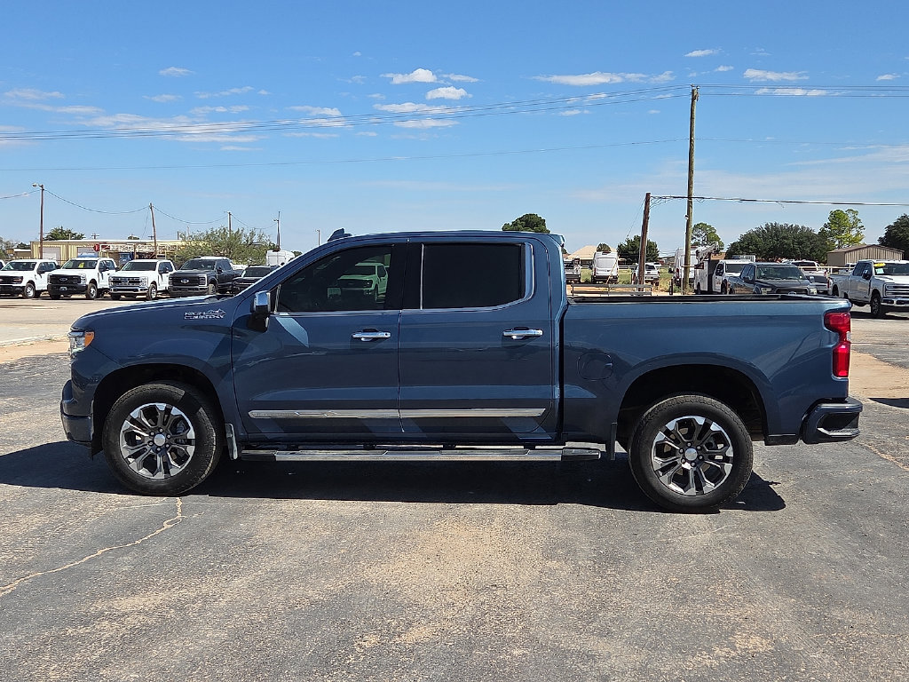 Used 2024 Chevrolet Silverado 1500 High Country w/ Technology Package AWD/4WD image 2