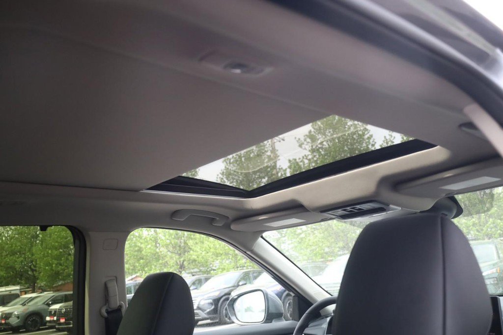 New 2026 Nissan Rogue Platinum image 24