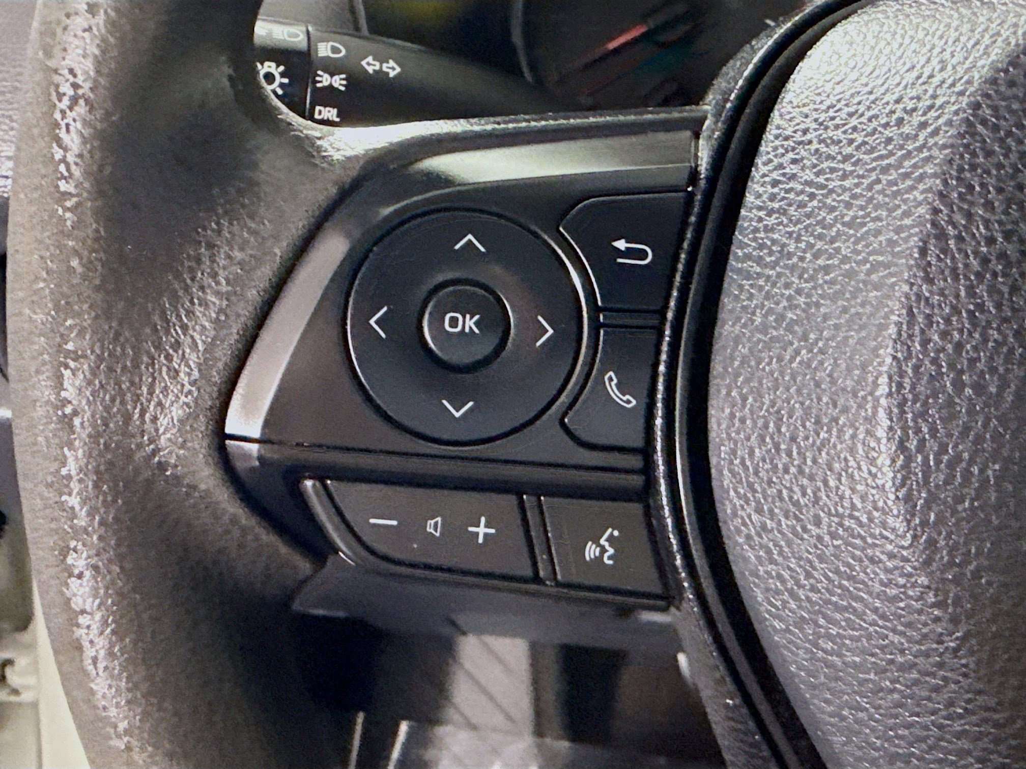 Used 2020 Toyota RAV4 LE image 14