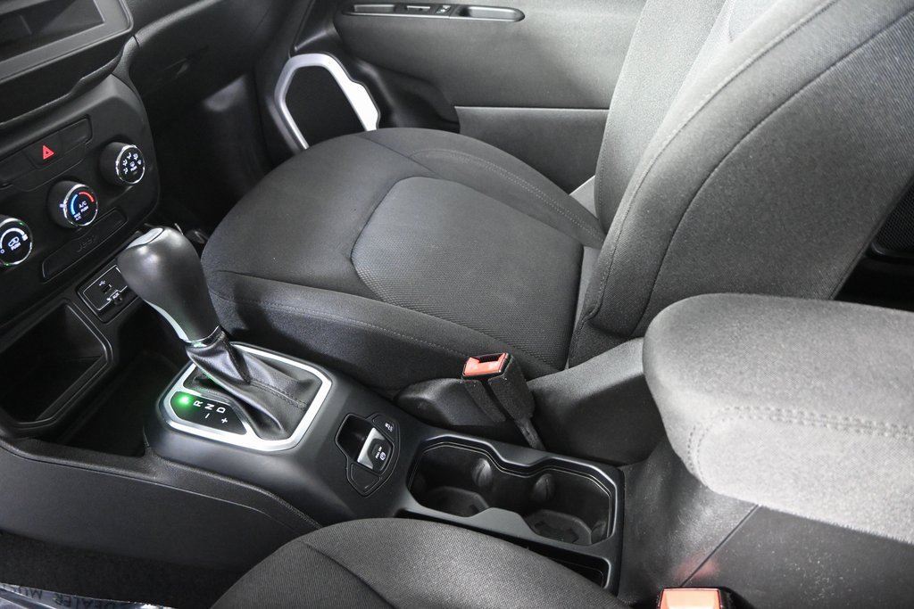 Used 2020 Jeep Renegade Sport image 32