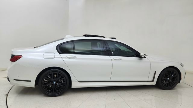 Used 2022 BMW 740i w/ M Sport Package image 6