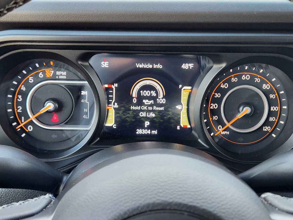 Used 2025 Jeep Gladiator Mojave w/ Convenience Group image 15