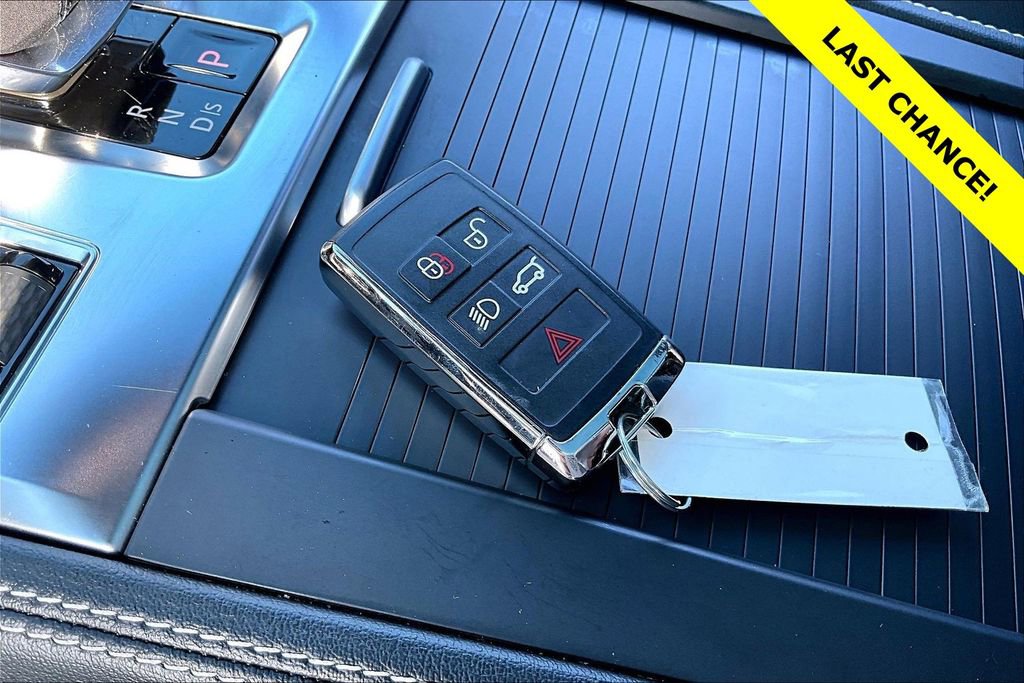 Used 2025 Jaguar F-PACE R-Dynamic S image 11