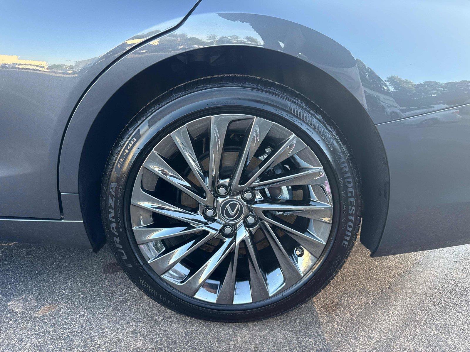 Used 2025 Lexus ES 300h Ultra Luxury w/ Accessory Package (Z2) FWD image 29