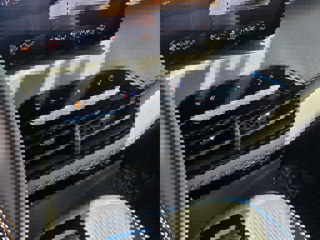 Certified 2025 Buick Enclave Preferred image 30