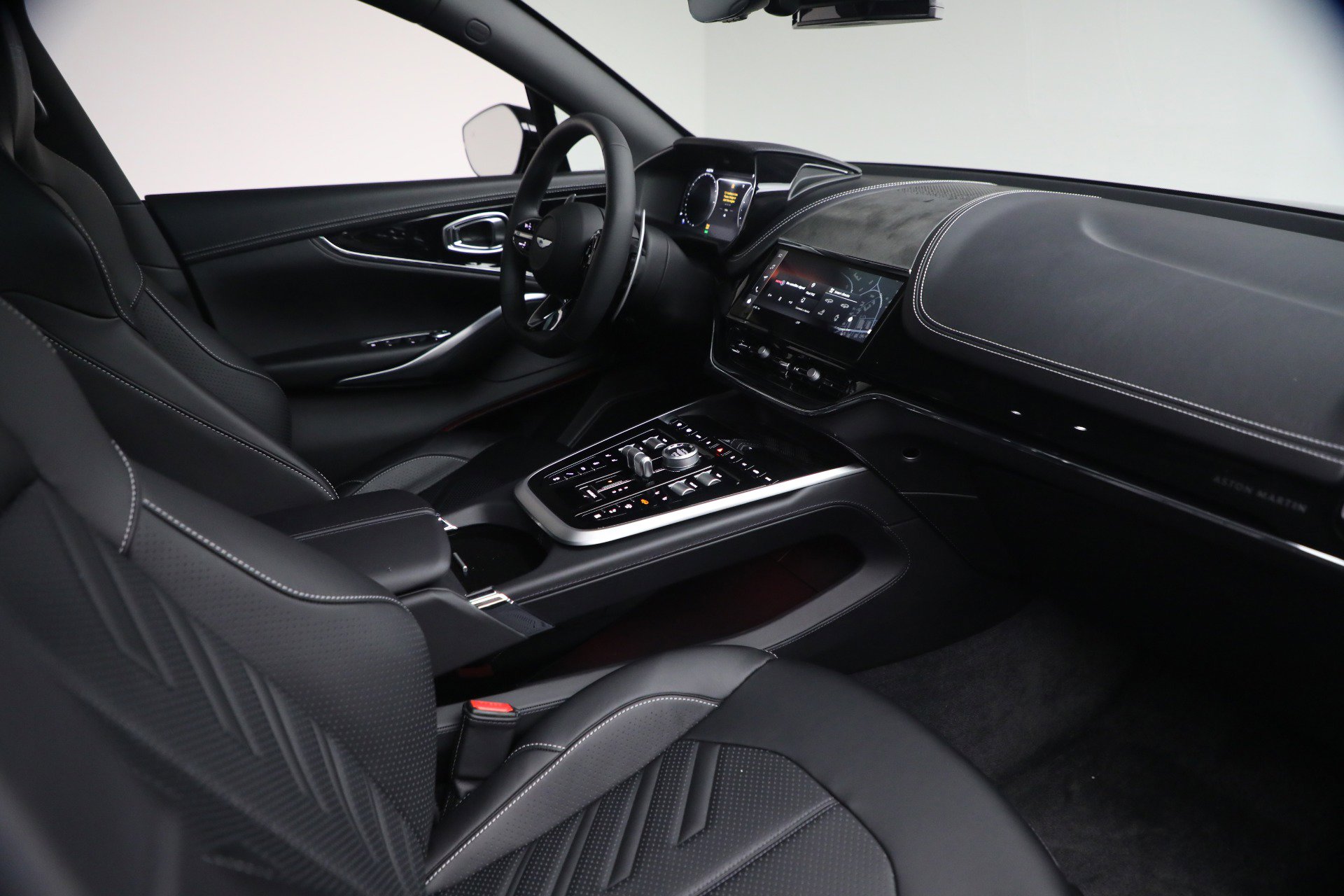 New 2026 Aston Martin DBX S image 24