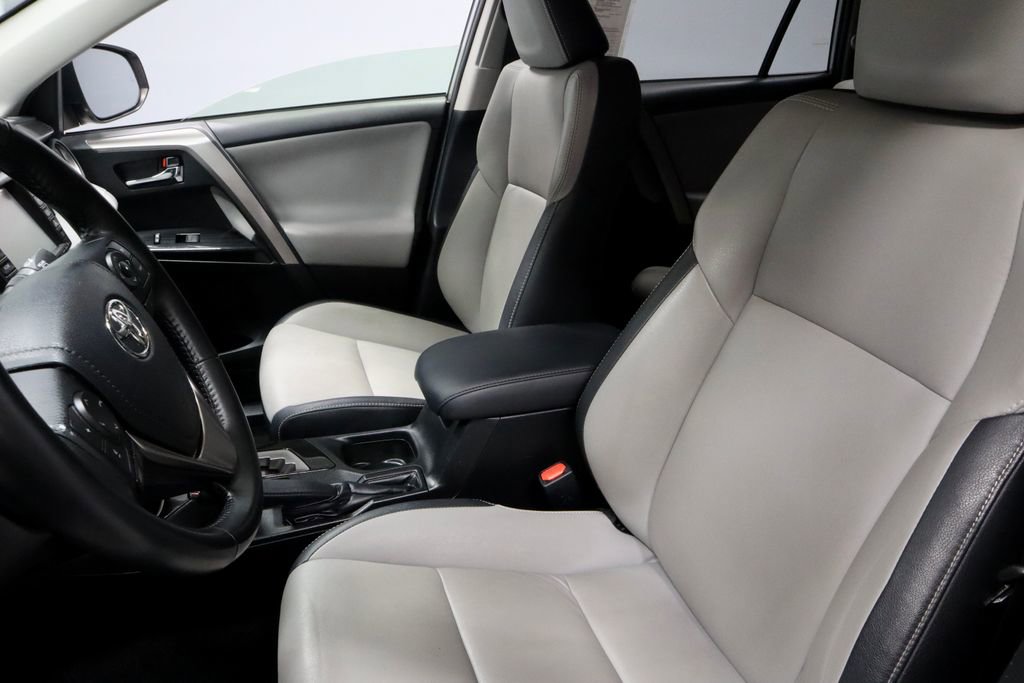 Used 2018 Toyota RAV4 Limited image 24