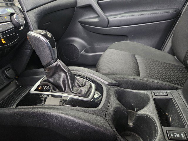 Used 2018 Nissan Rogue SV AWD/4WD image 26