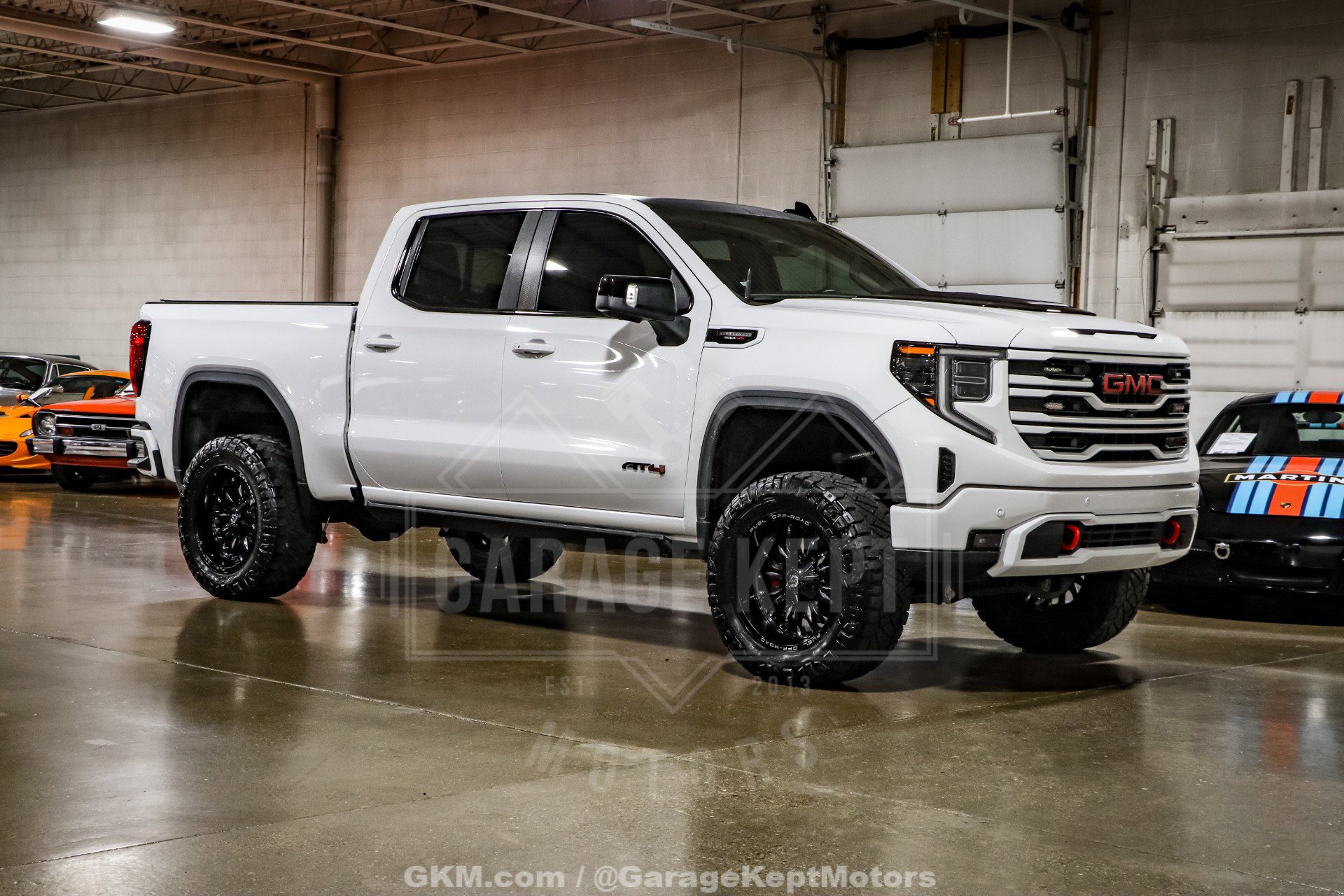 Used 2023 GMC Sierra 1500 AT4 w/ AT4 Premium Package AWD/4WD video 1