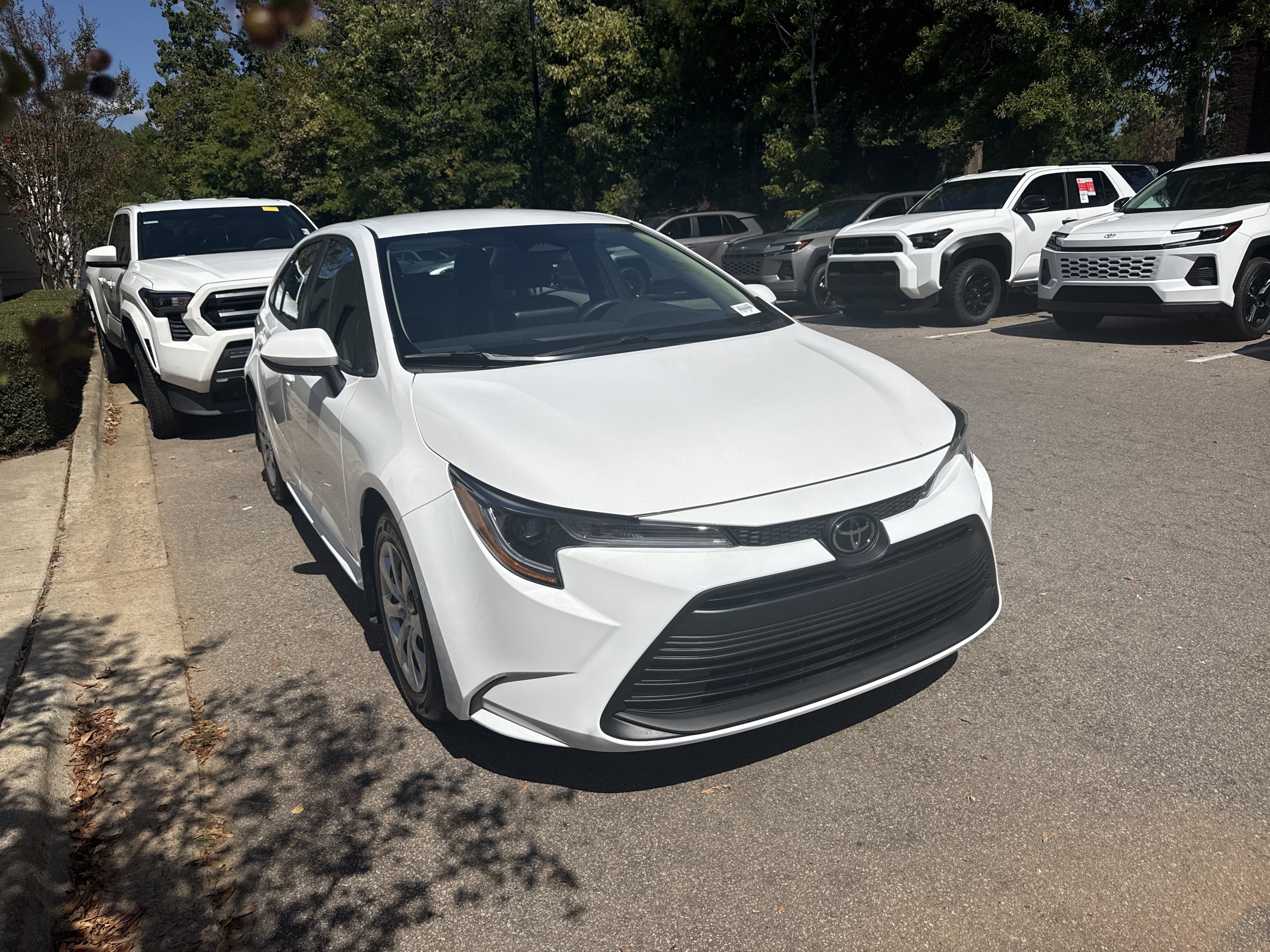Used 2026 Toyota Corolla LE FWD image 11