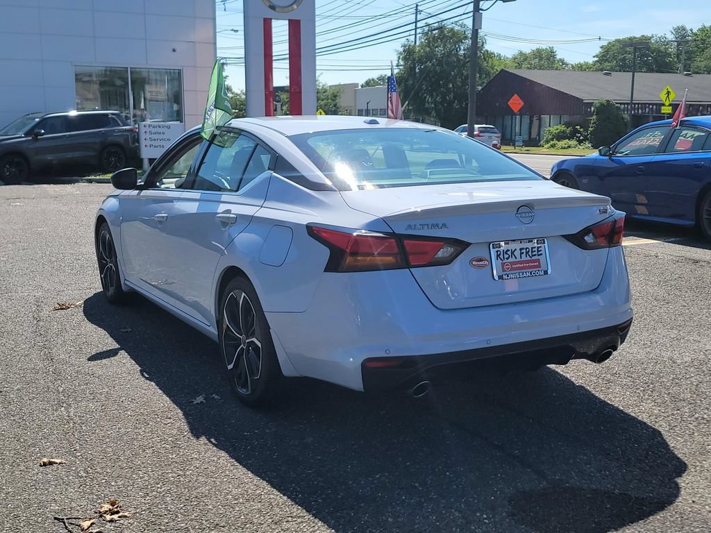 Used 2024 Nissan Altima 2.5 SR w/ SR Premium Package FWD image 7