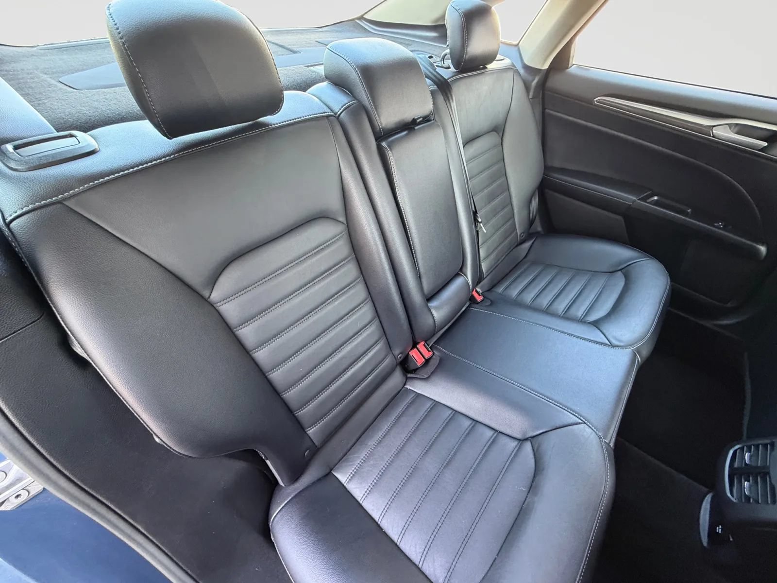 Used 2018 Ford Fusion Energi SE FWD image 18