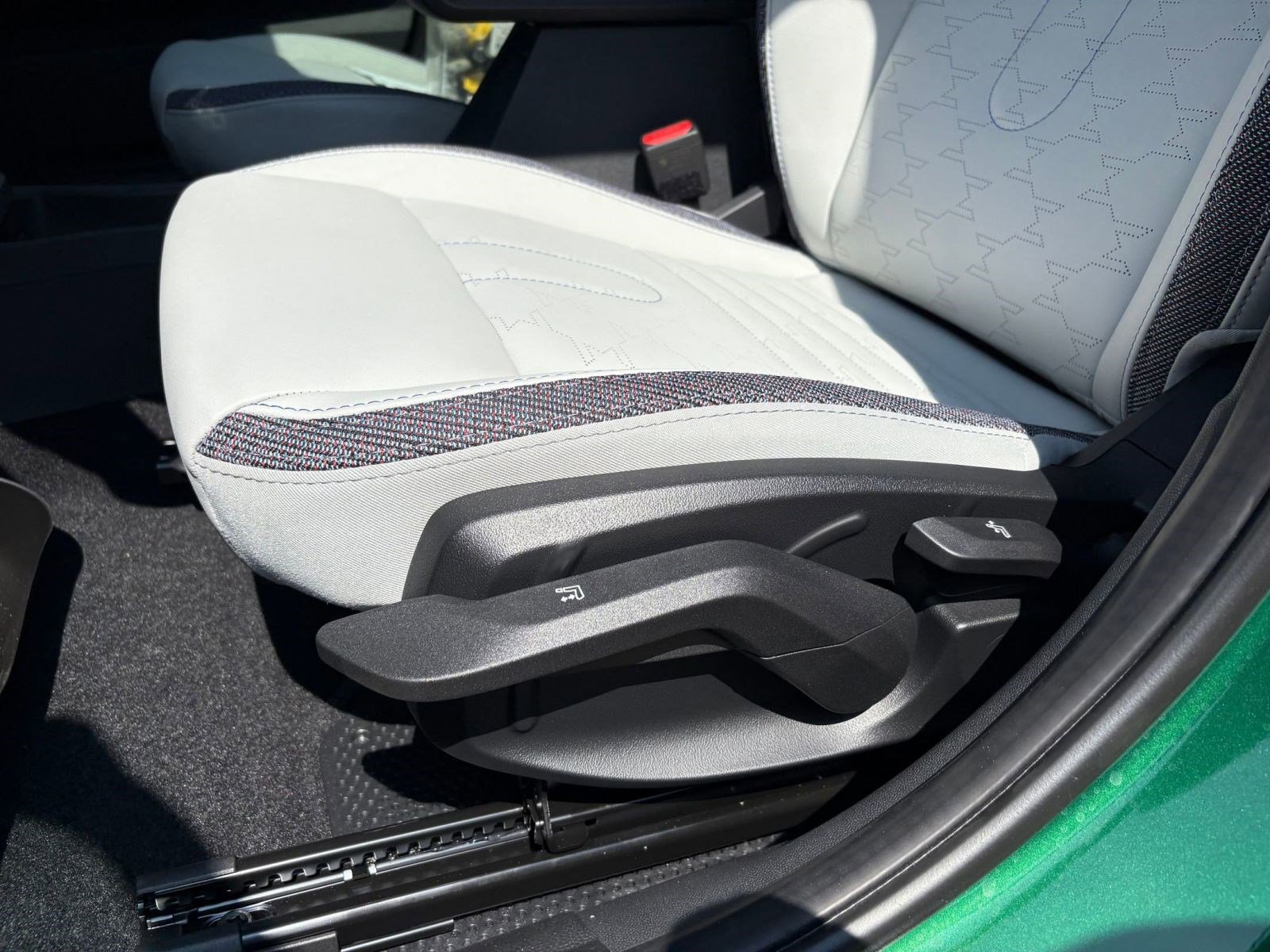 New 2026 MINI Cooper 4-Door Hardtop image 13