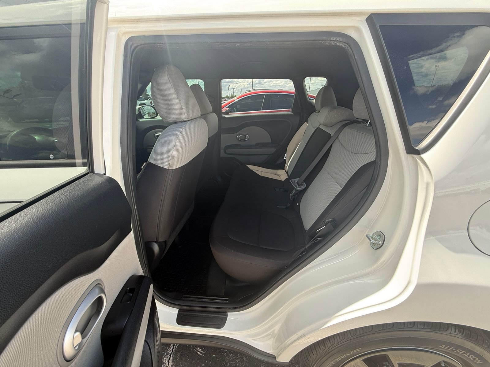 Used 2016 Kia Soul image 16