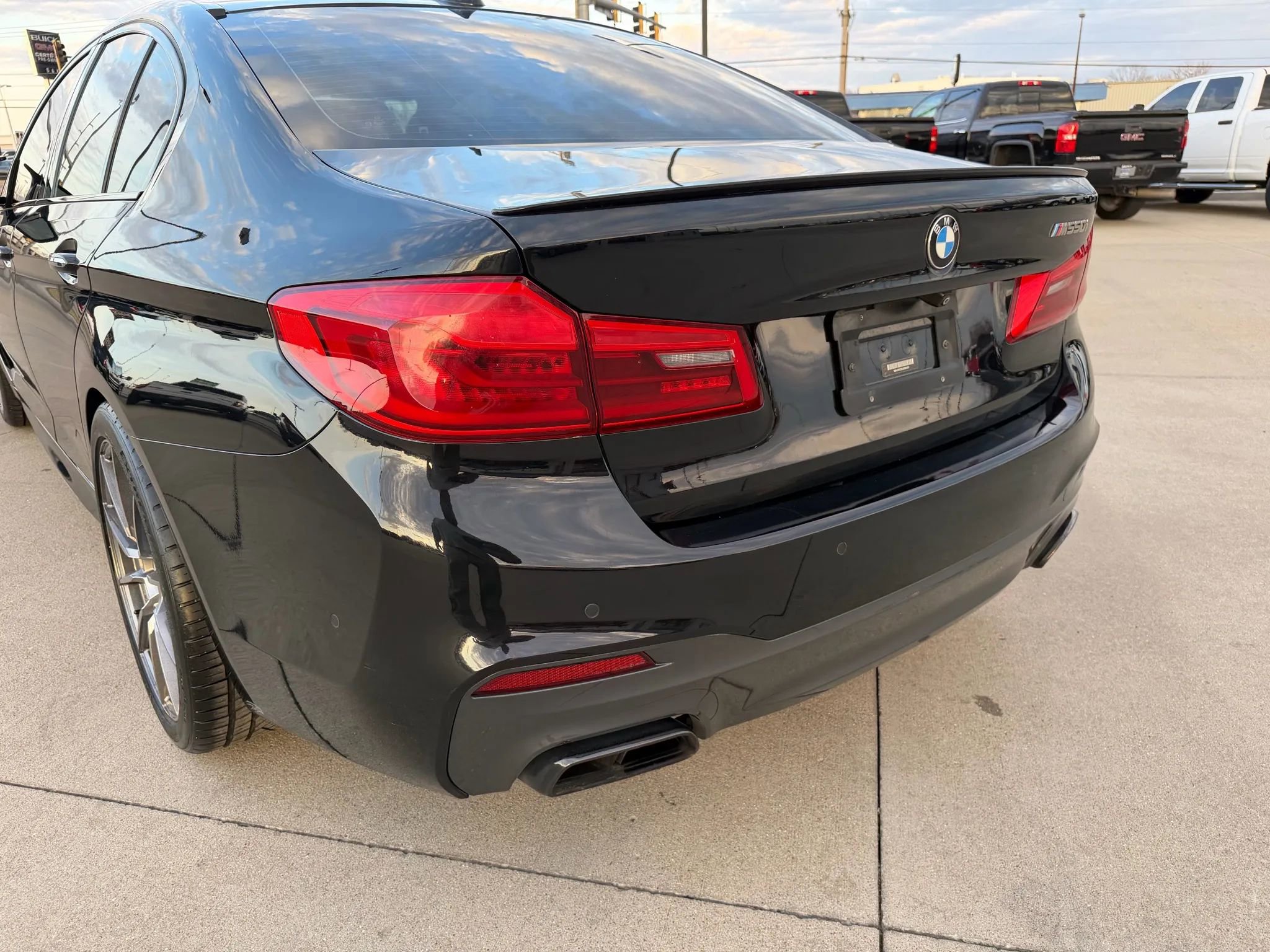 Used 2018 BMW M550i xDrive M550i xDrive Sedan 4D w/ Driving Assistance Package image 31