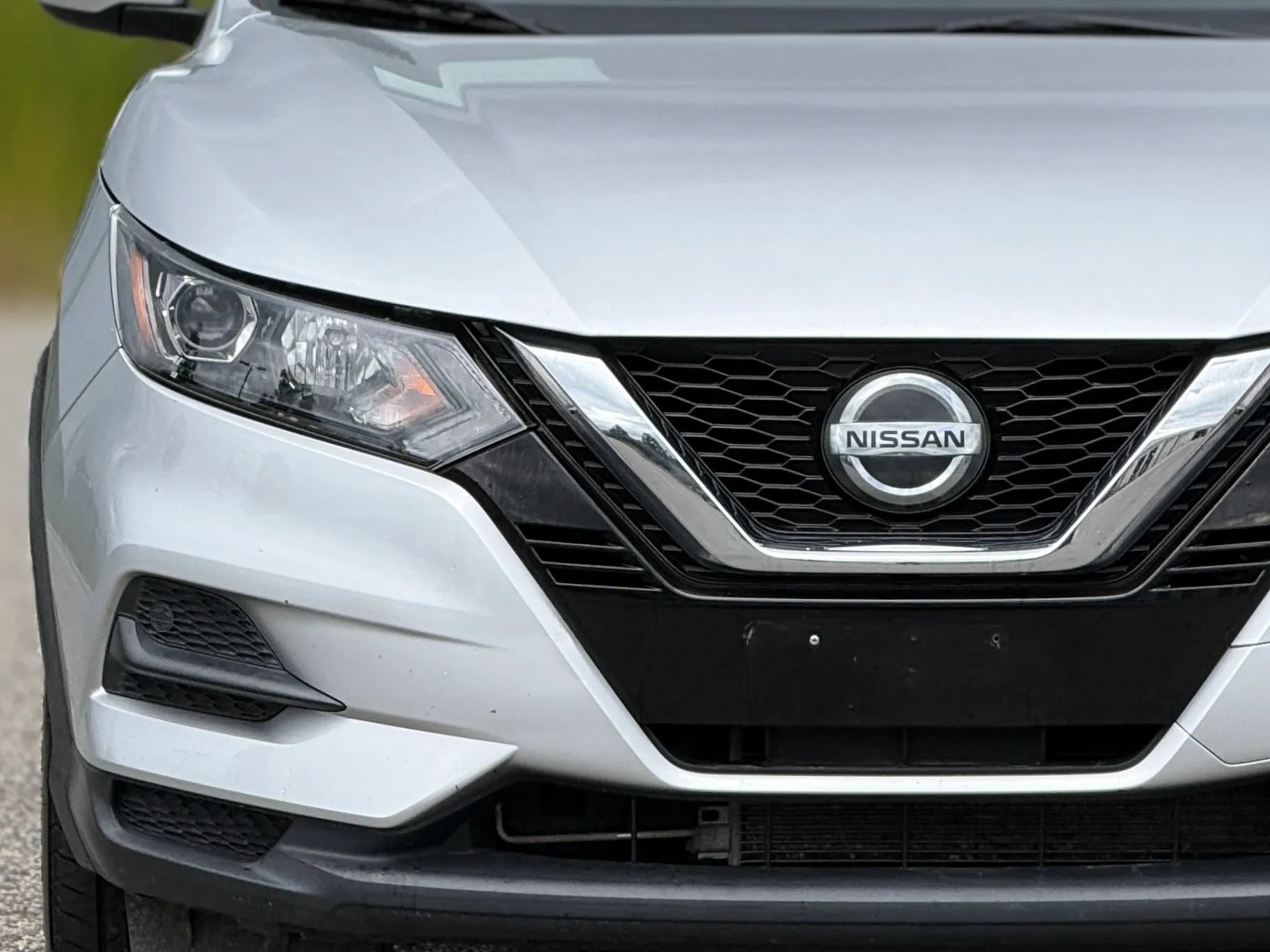 Used 2020 Nissan Rogue Sport S FWD image 11