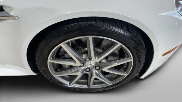 Used 2015 Aston Martin V8 Vantage GT image 17