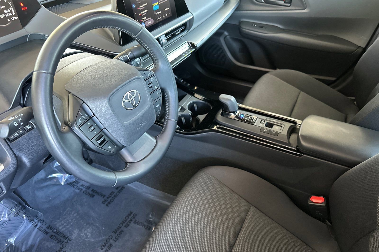 Used 2023 Toyota Prius LE image 11