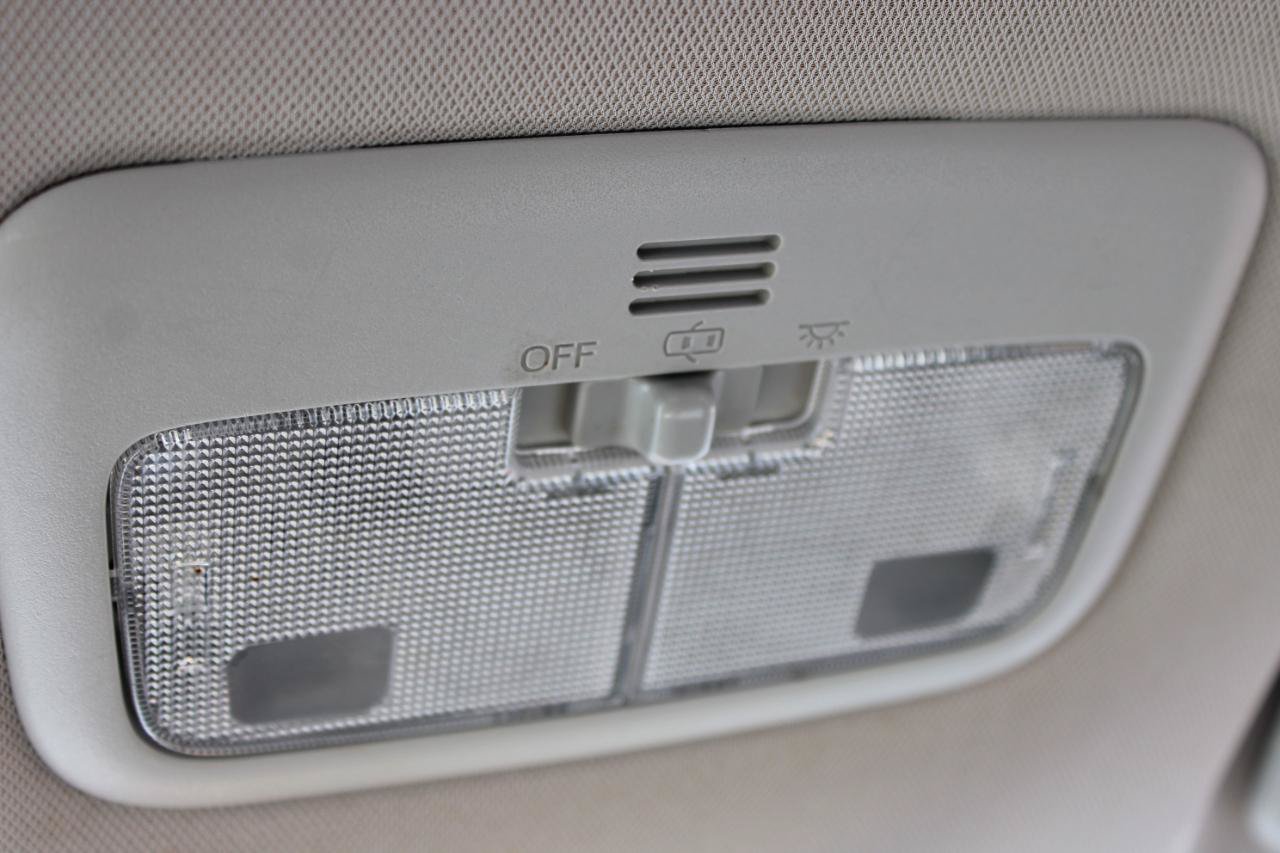 Used 2019 Toyota Corolla LE FWD image 33