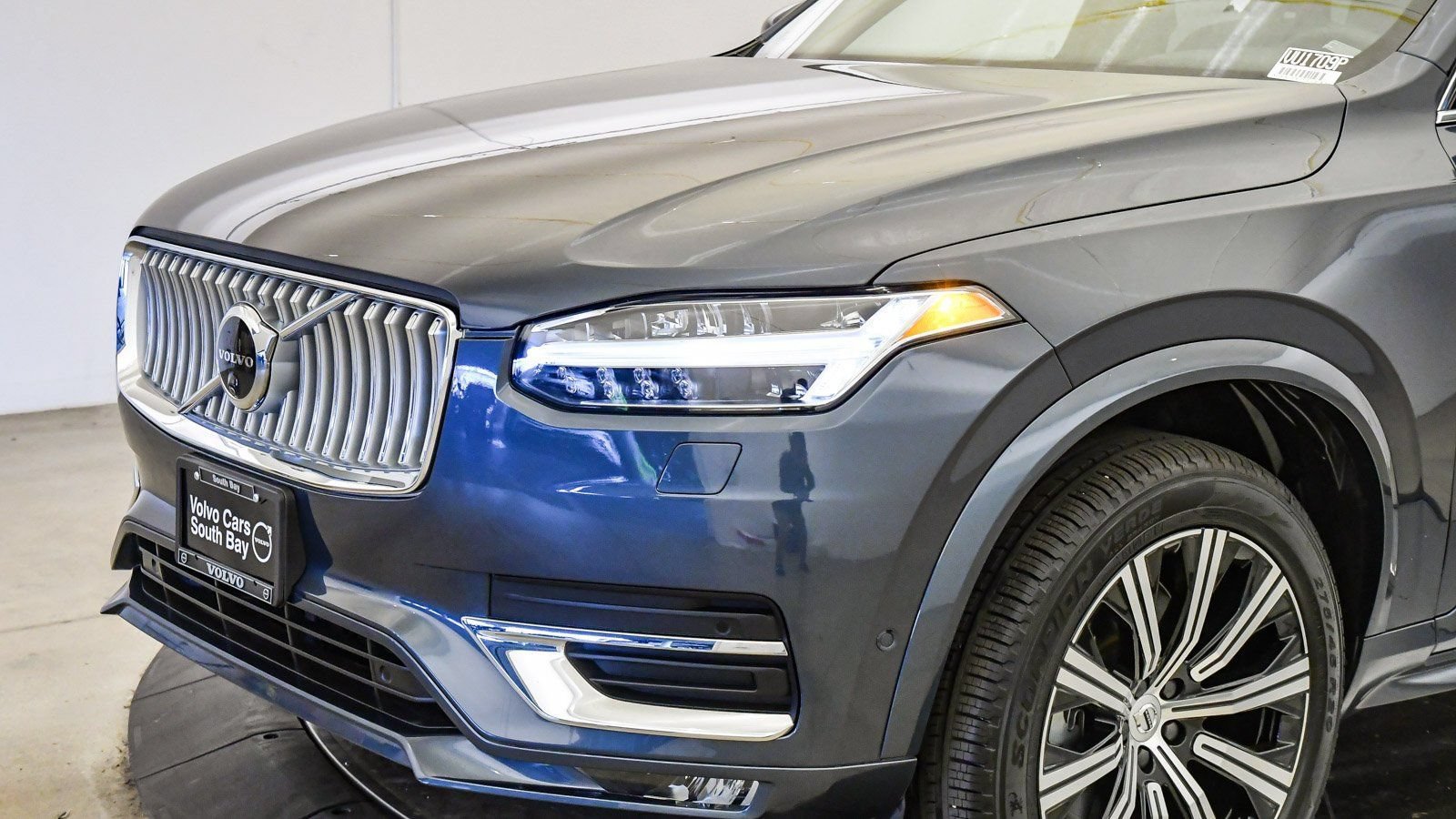 Used 2025 Volvo XC90 B6 Ultra AWD/4WD image 8