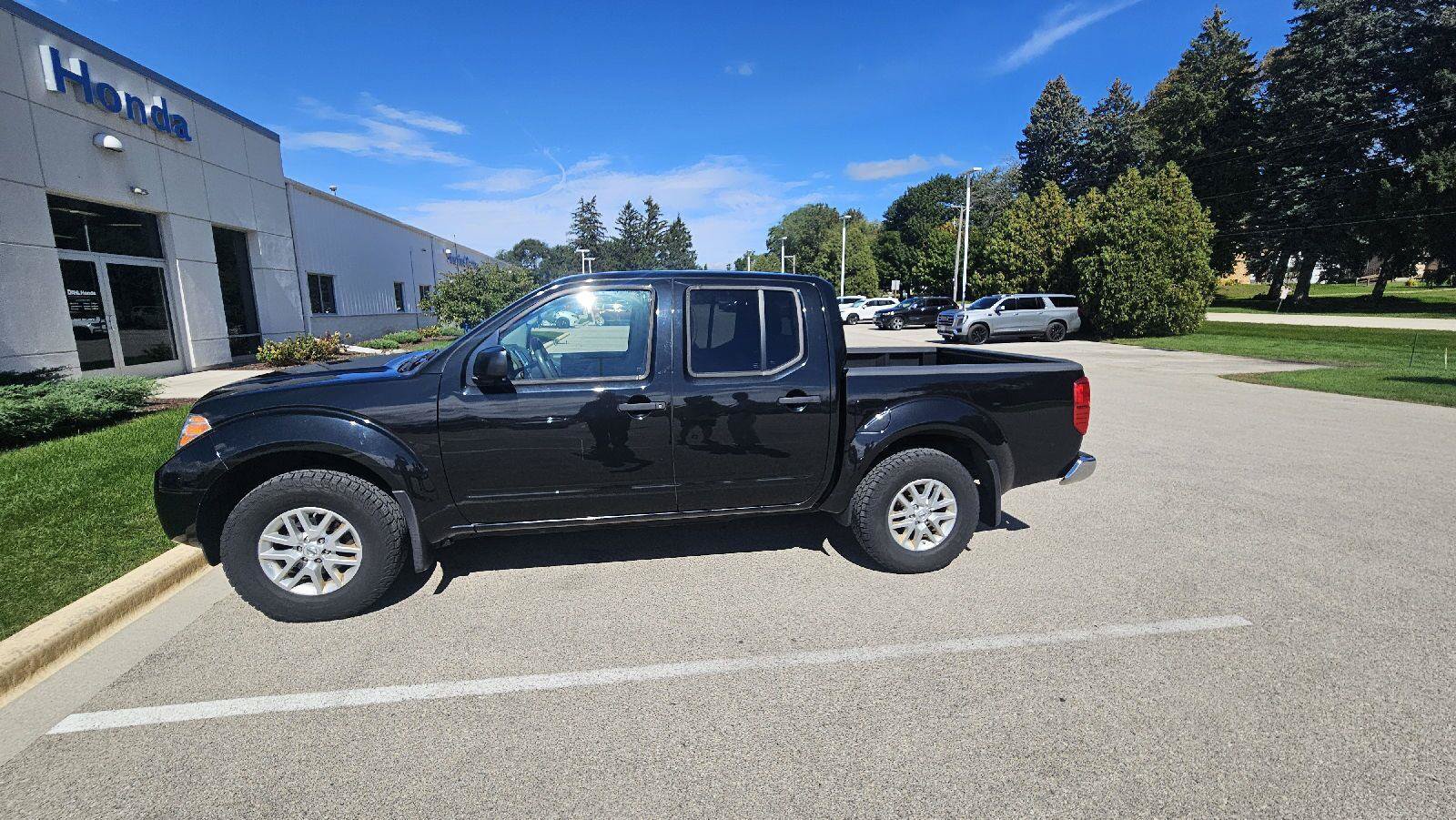 Used 2019 Nissan Frontier SV AWD/4WD image 14