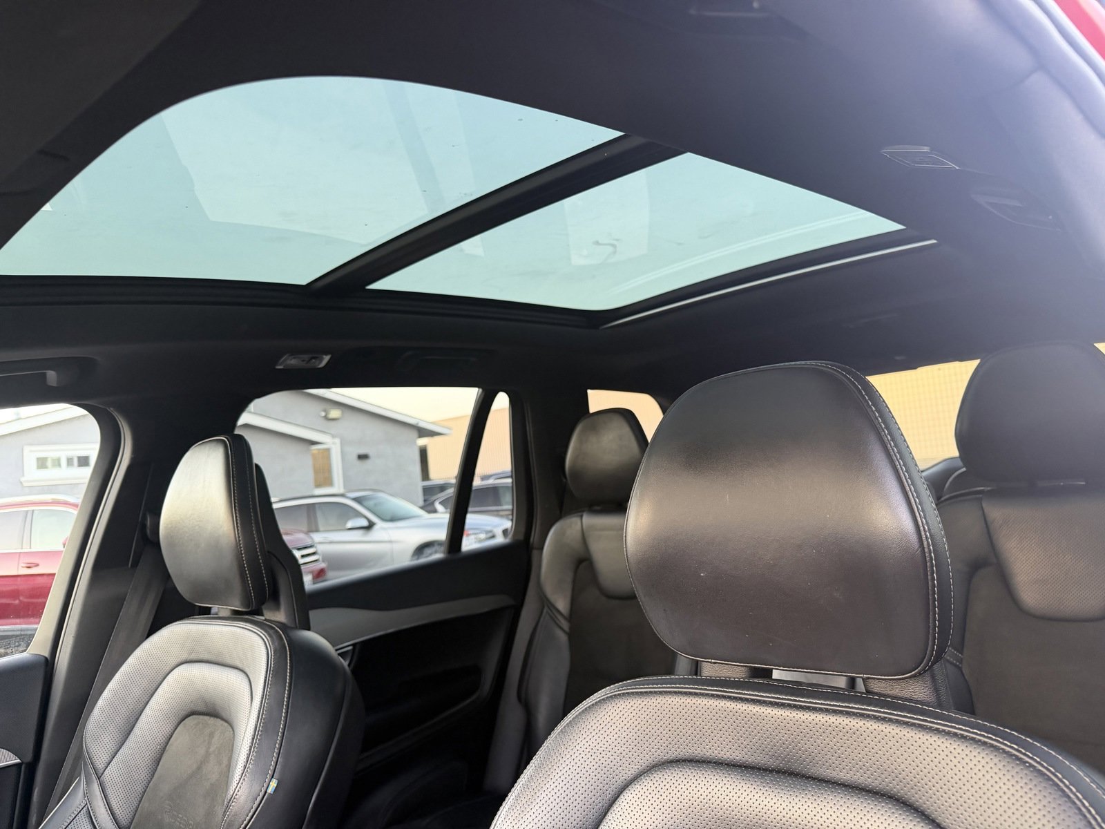 Used 2017 Volvo XC90 T6 R-Design w/ Vision Package image 26