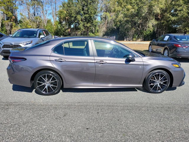 Used 2023 Toyota Camry SE image 9