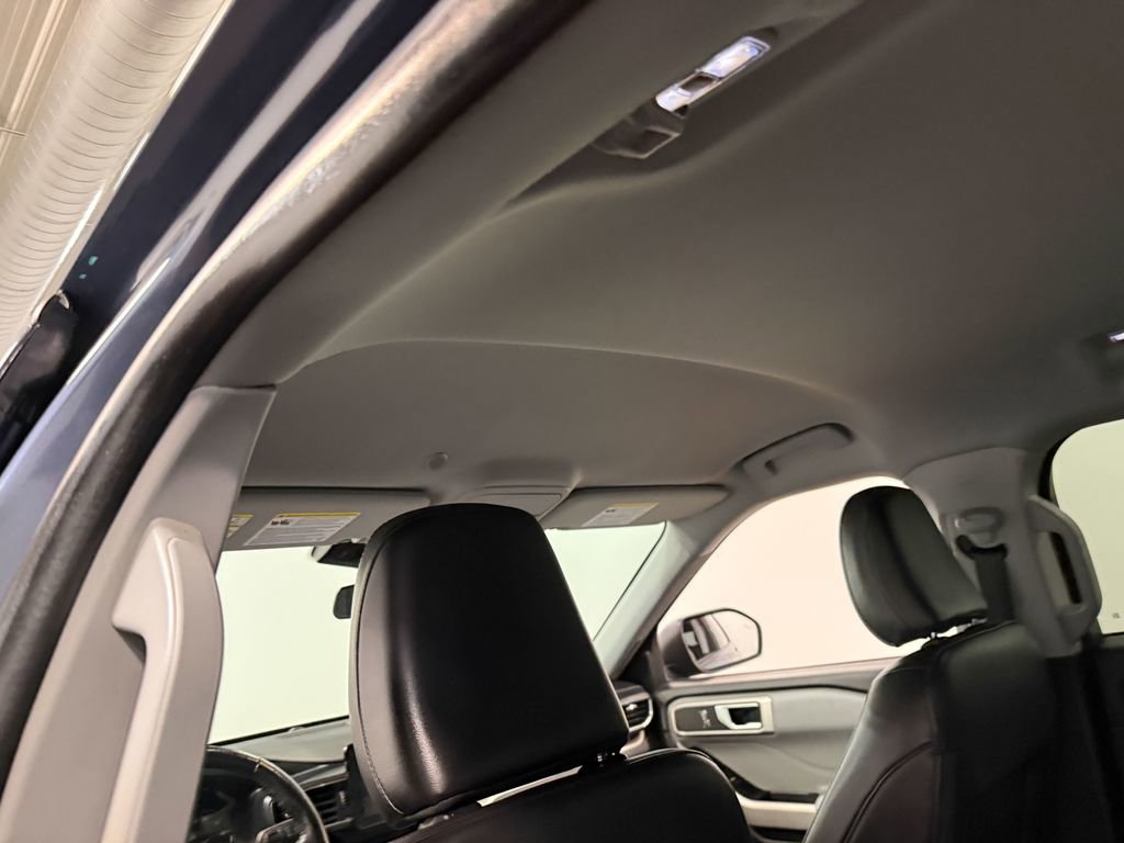 Used 2021 Ford Explorer XLT w/ Equipment Group 202A image 13